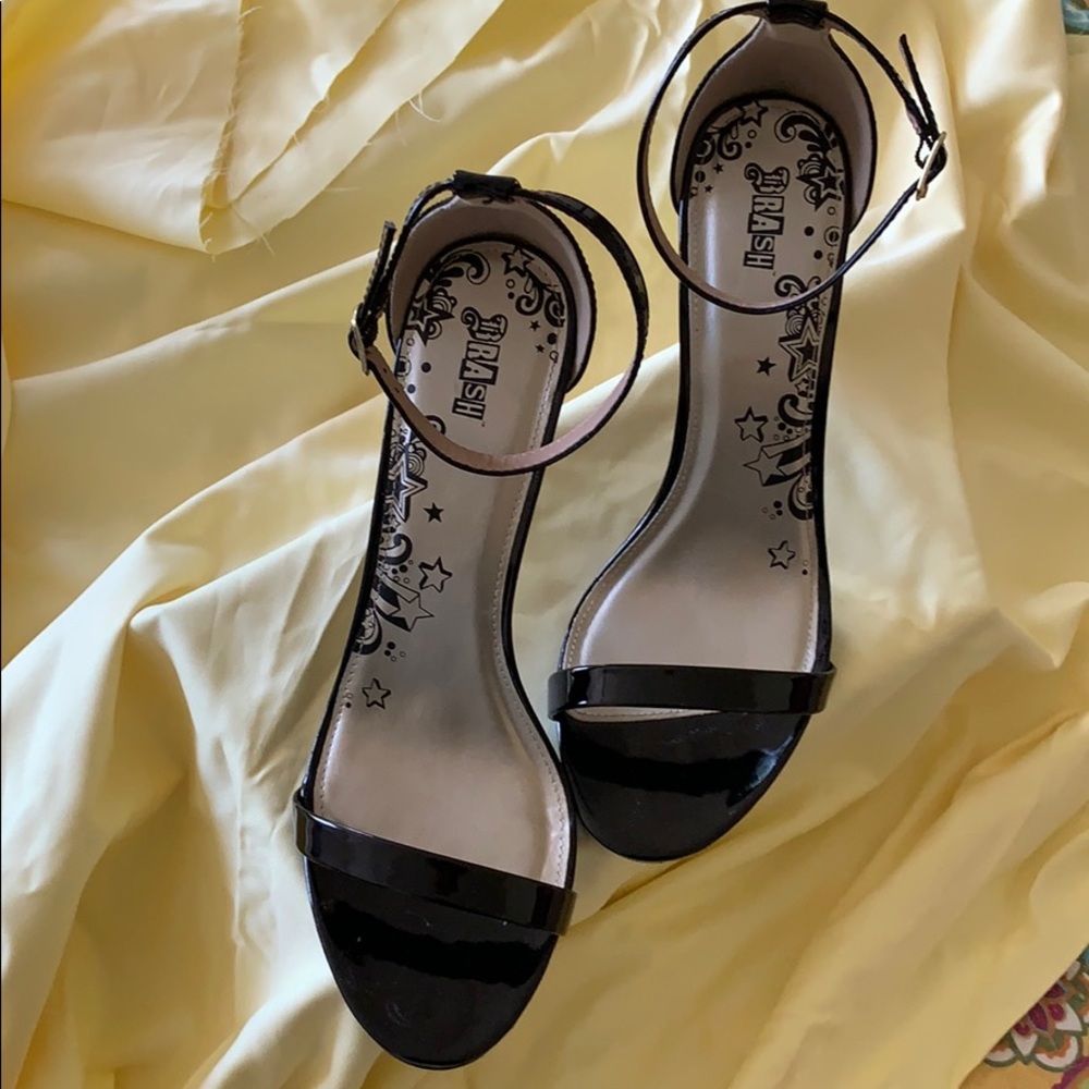Black sandal
